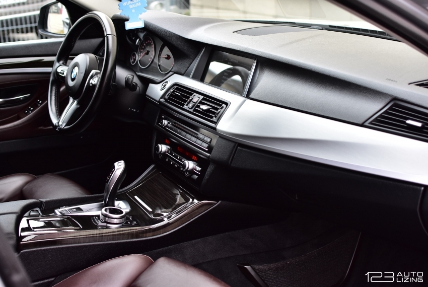 BMW 525
