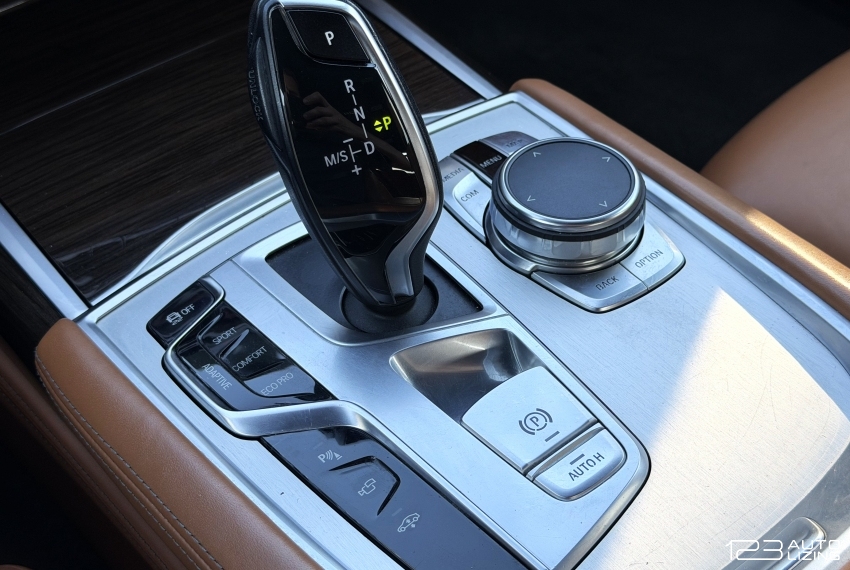 BMW 730