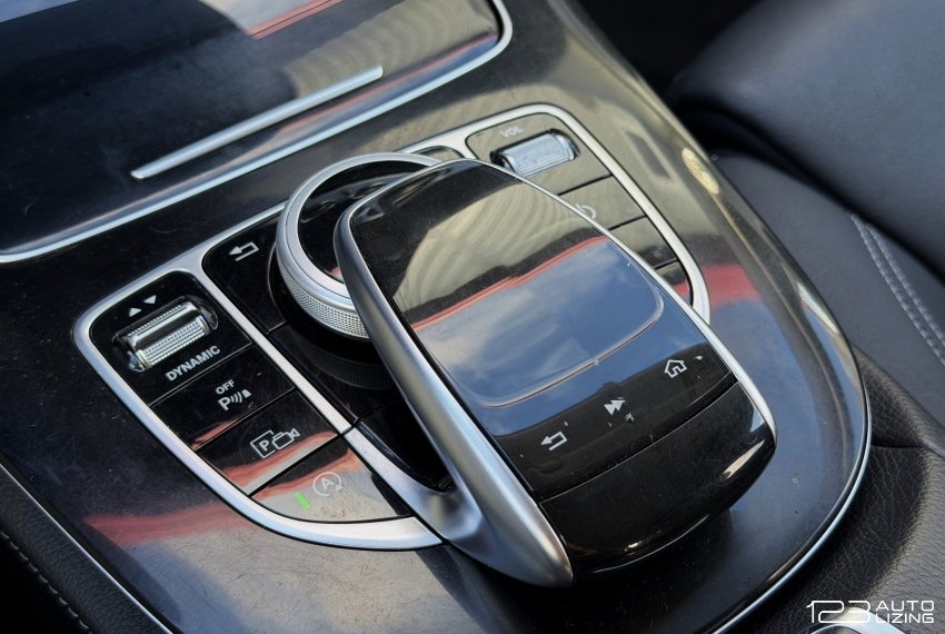 Mercedes-Benz E200