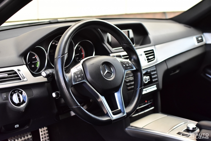 Mercedes-Benz E300