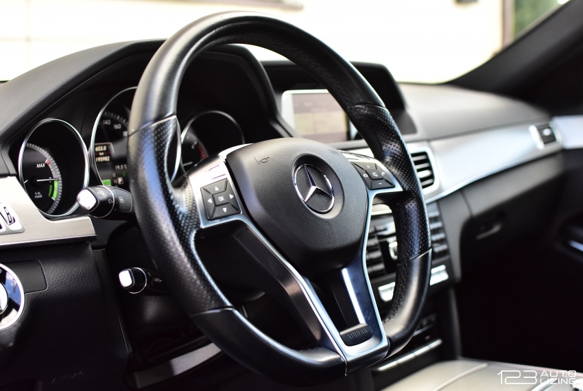 Mercedes-Benz E300