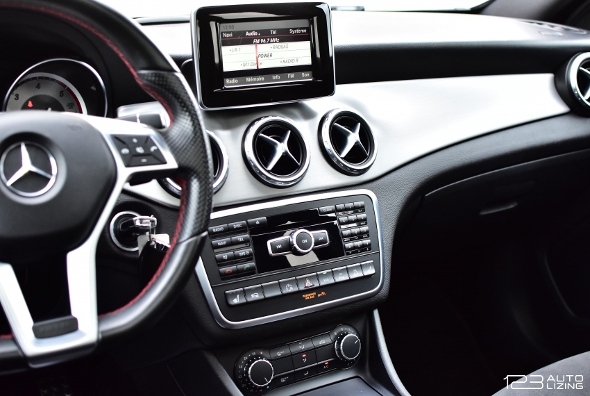 Mercedes-Benz GLA220