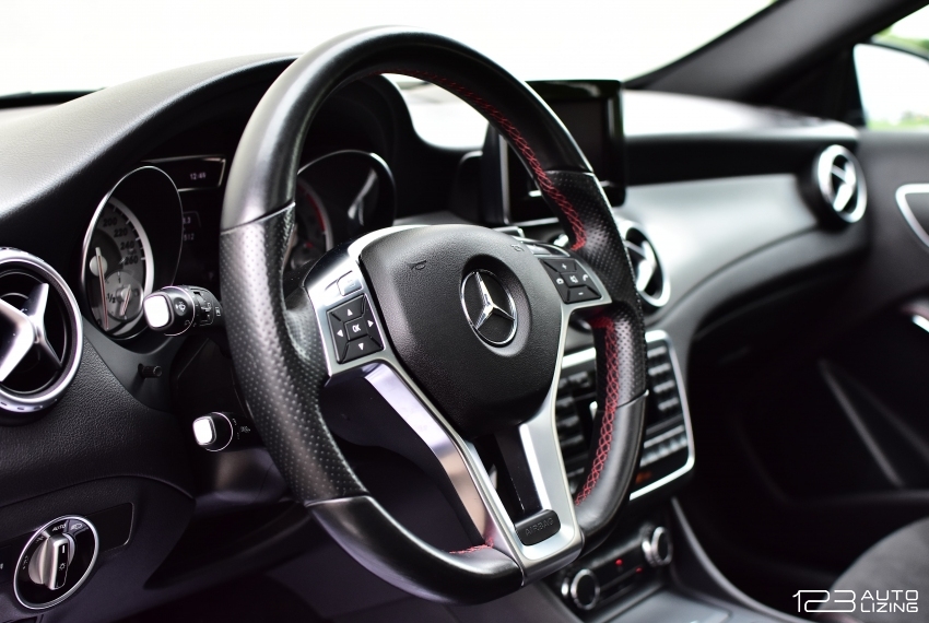Mercedes-Benz GLA220