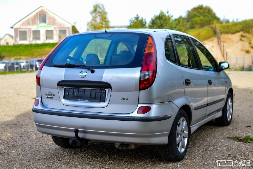 Nissan Almera Tino