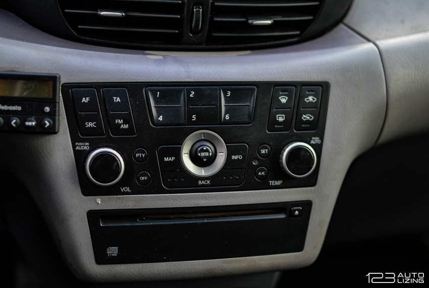 Nissan Almera Tino