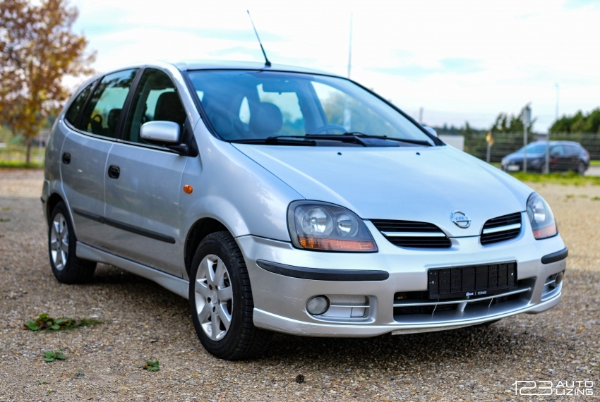 Nissan Almera Tino