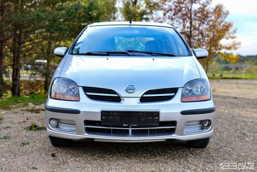 Nissan Almera Tino