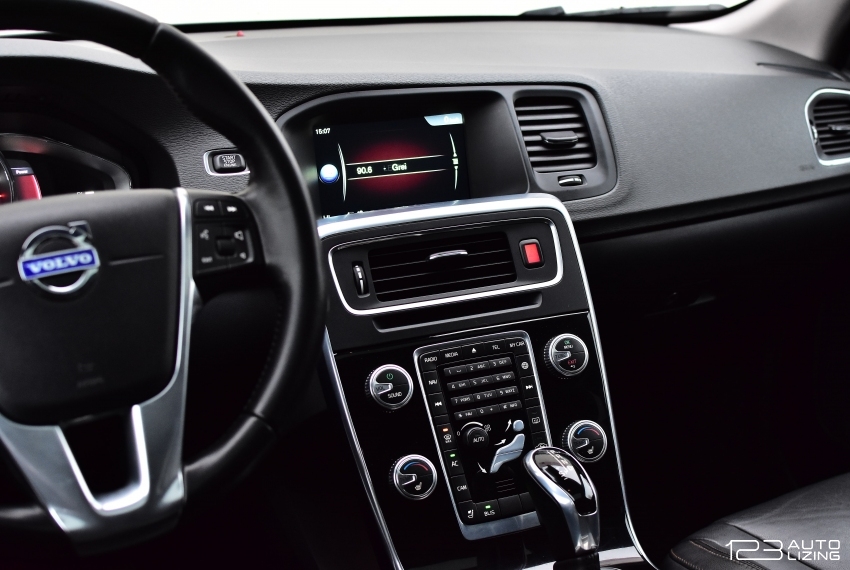 Volvo V60 Cross Country 