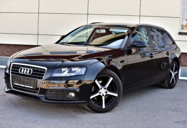Audi A4, Universalas