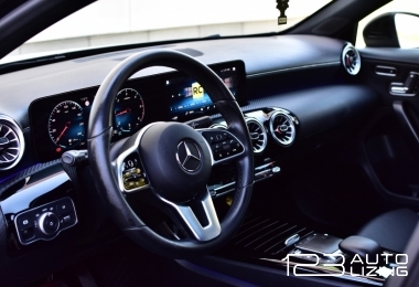 Mercedes-Benz A180