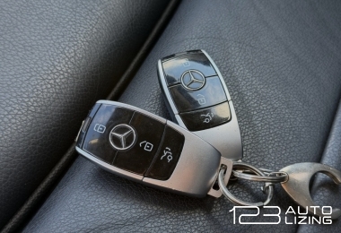 Mercedes-Benz E200