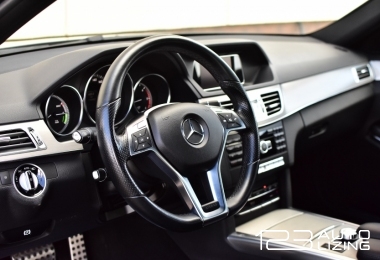 Mercedes-Benz E300