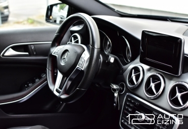 Mercedes-Benz GLA220
