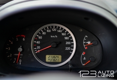 Nissan Almera Tino