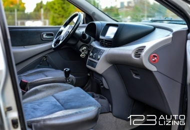 Nissan Almera Tino