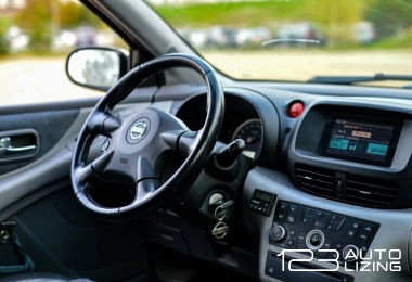 Nissan Almera Tino