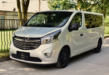 Opel Vivaro, Keleiviniai mikroautobusai