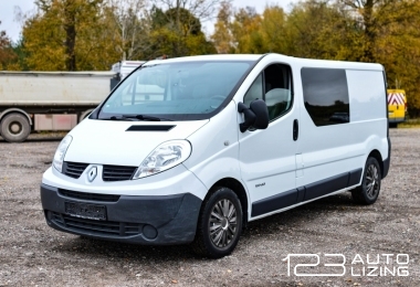 Renault Trafic, Keleiviniai mikroautobusai