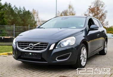 Volvo V60, Universalas